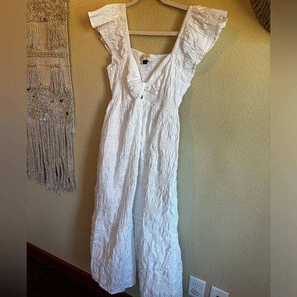Universal Thread White Smocked V-Neck Dress - Picture 2 of 4